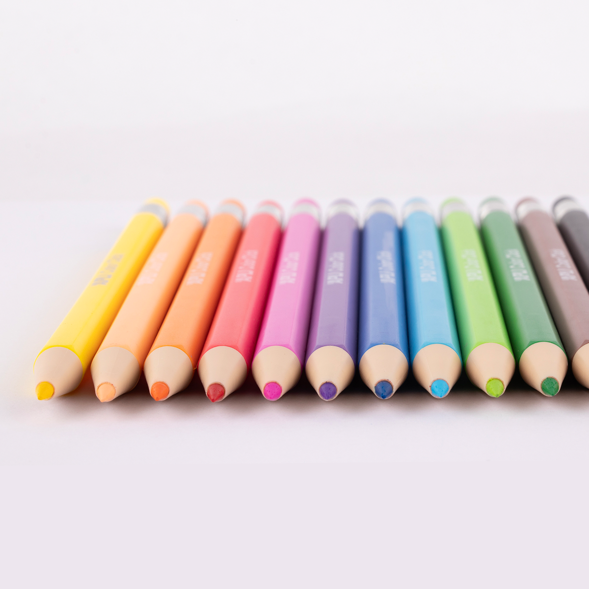 Pastelli a scatto APLI Color Click, 12 pz con mine di ricambio e temperamatite